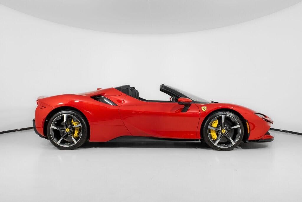 Ferrari SF90 Spyder NOLEGGIO LUNGO TERMINE - LEASING FULL INCLUSIVE