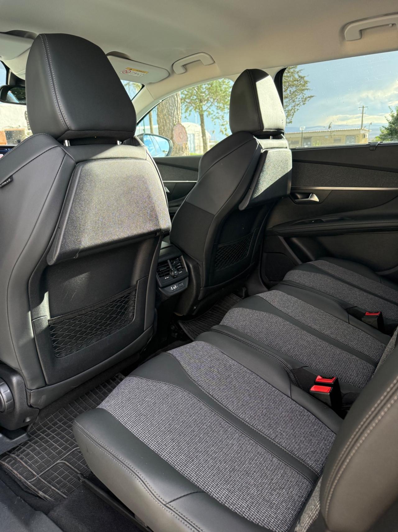 Peugeot 5008 BlueHDi 130 S&S Allure