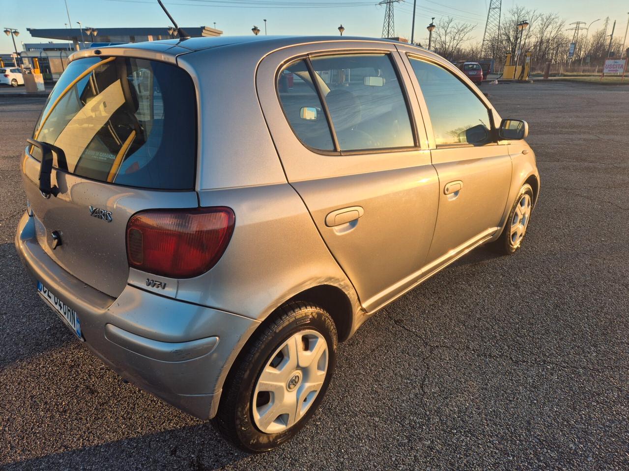 Toyota Yaris 1.0i 16V cat 5 porte Sol Neopatentato