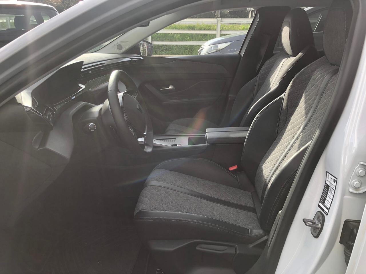 Peugeot 408 PureTech 130 S&S EAT8 Allure