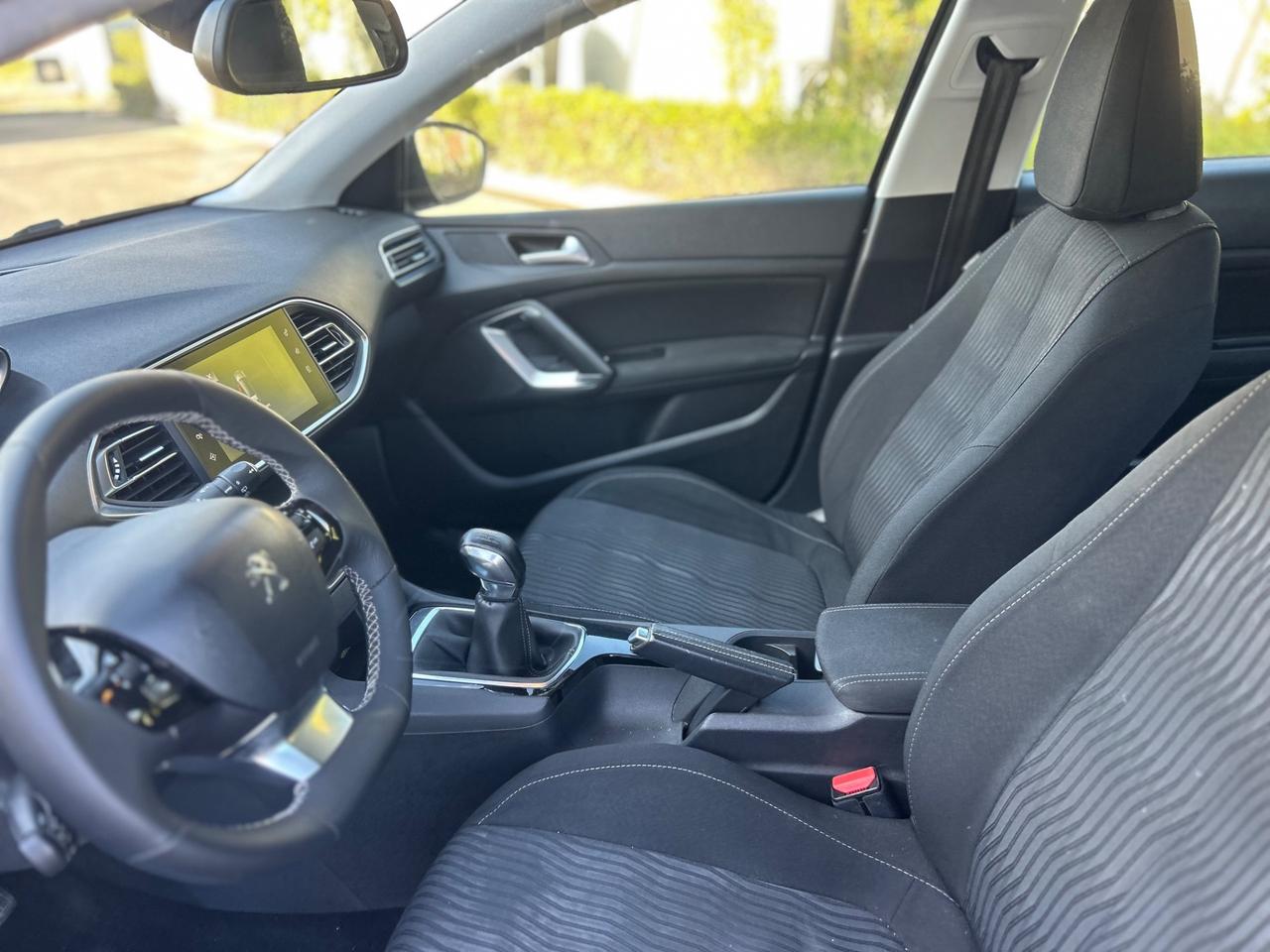 Peugeot 308 1500 cdi per neo patentati