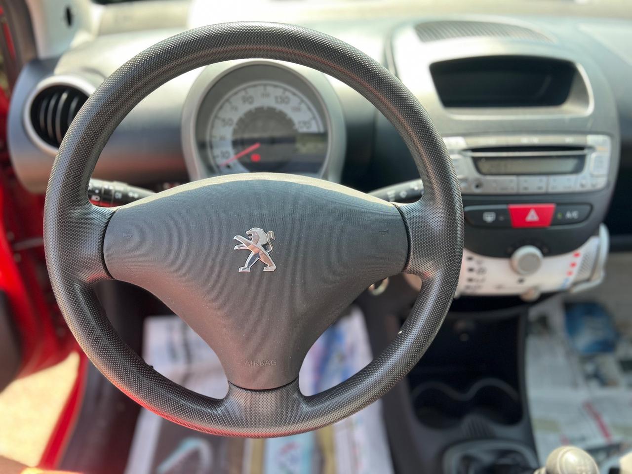 Peugeot 107 1.0 68CV 3p. SOLI 25.000KM