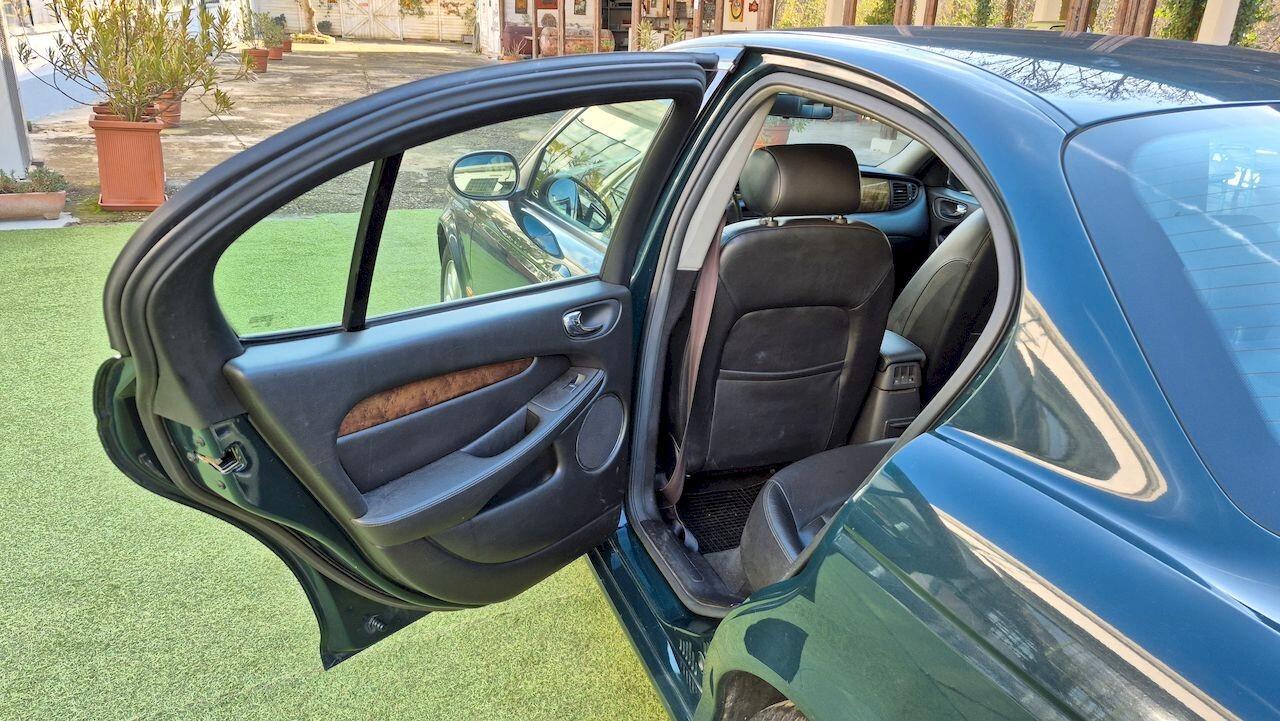 Jaguar X-Type 2.5 V6 AWD Executive – 2002