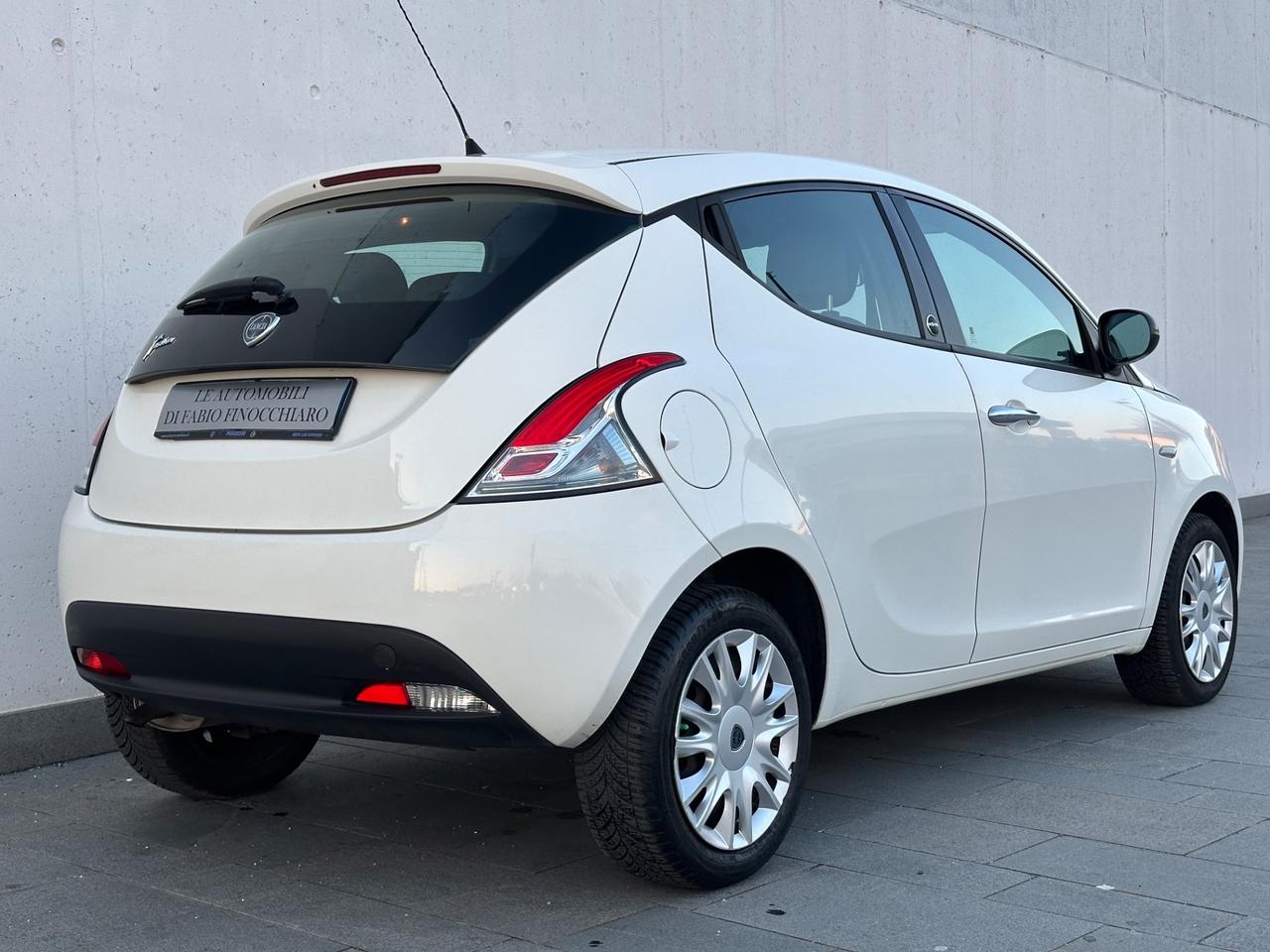 Lancia Ypsilon 1.2 GPL Ecochic Neopatentati