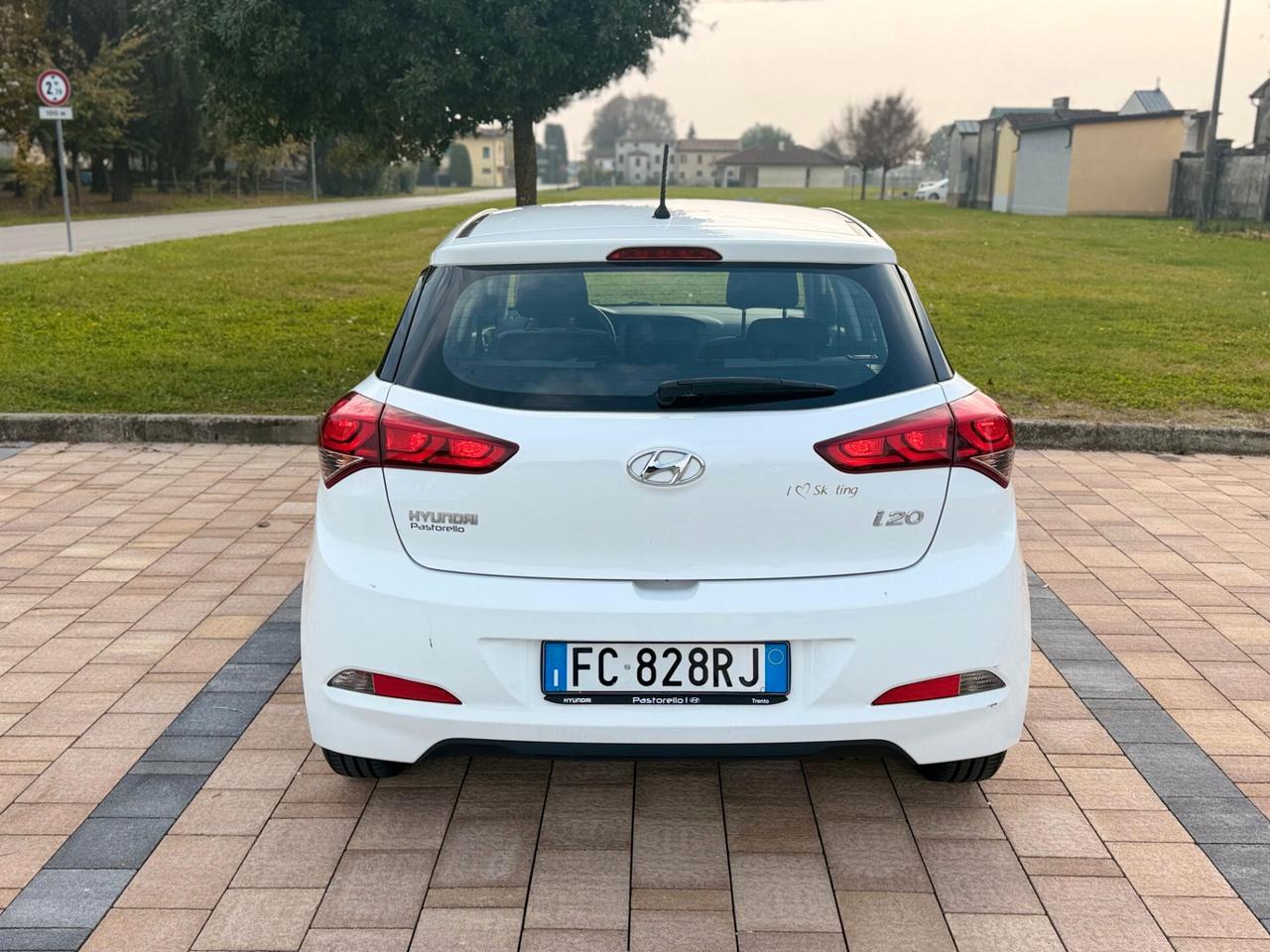 Hyundai i20 1.2 84 CV 5 porte 2016 neopatentati