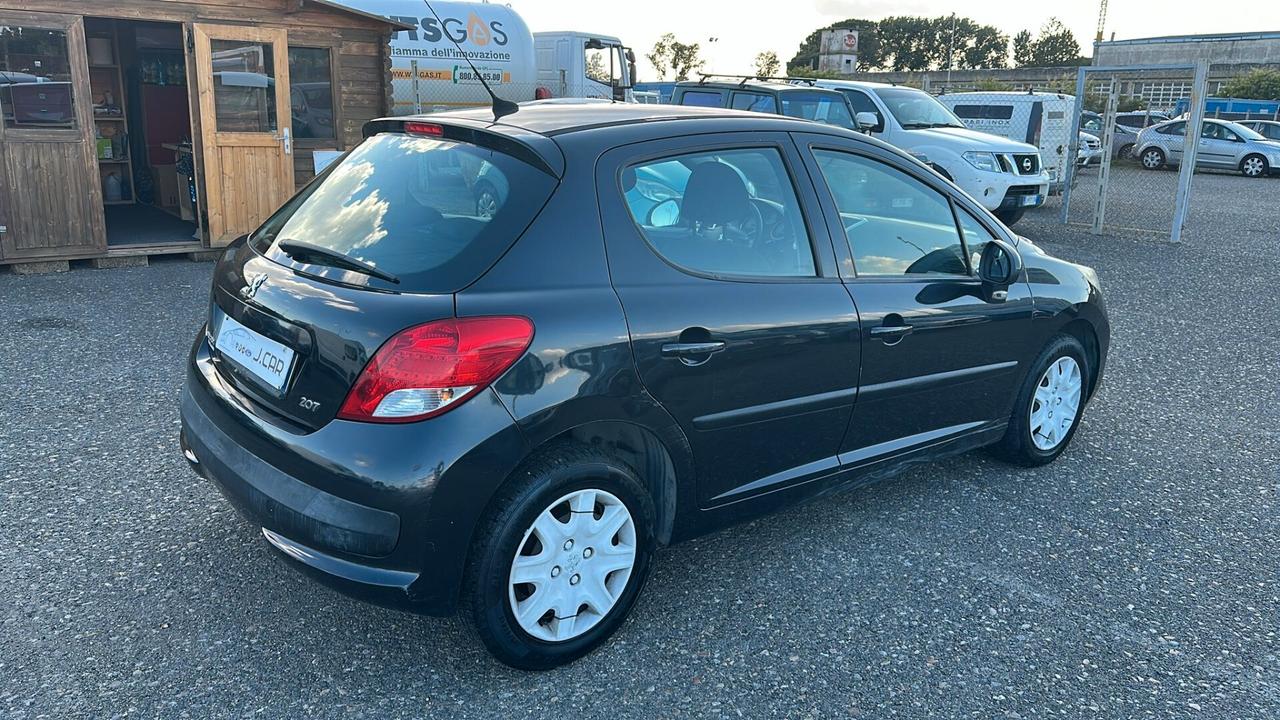 Peugeot 207 1.4 8V 75CV 5p. Millesim 200