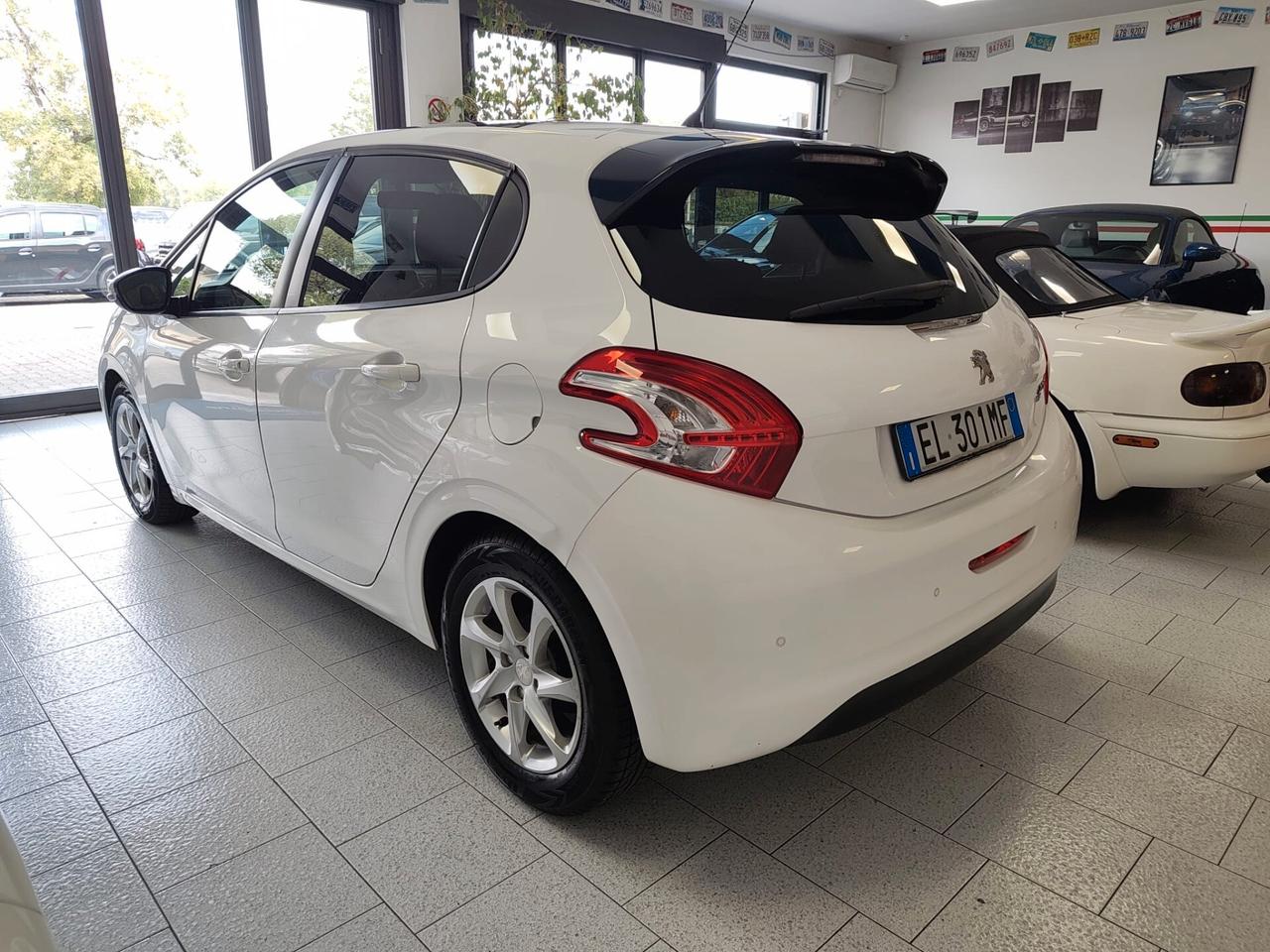Peugeot 208 AUTOMATICA TETTO/NEOPATENTATI