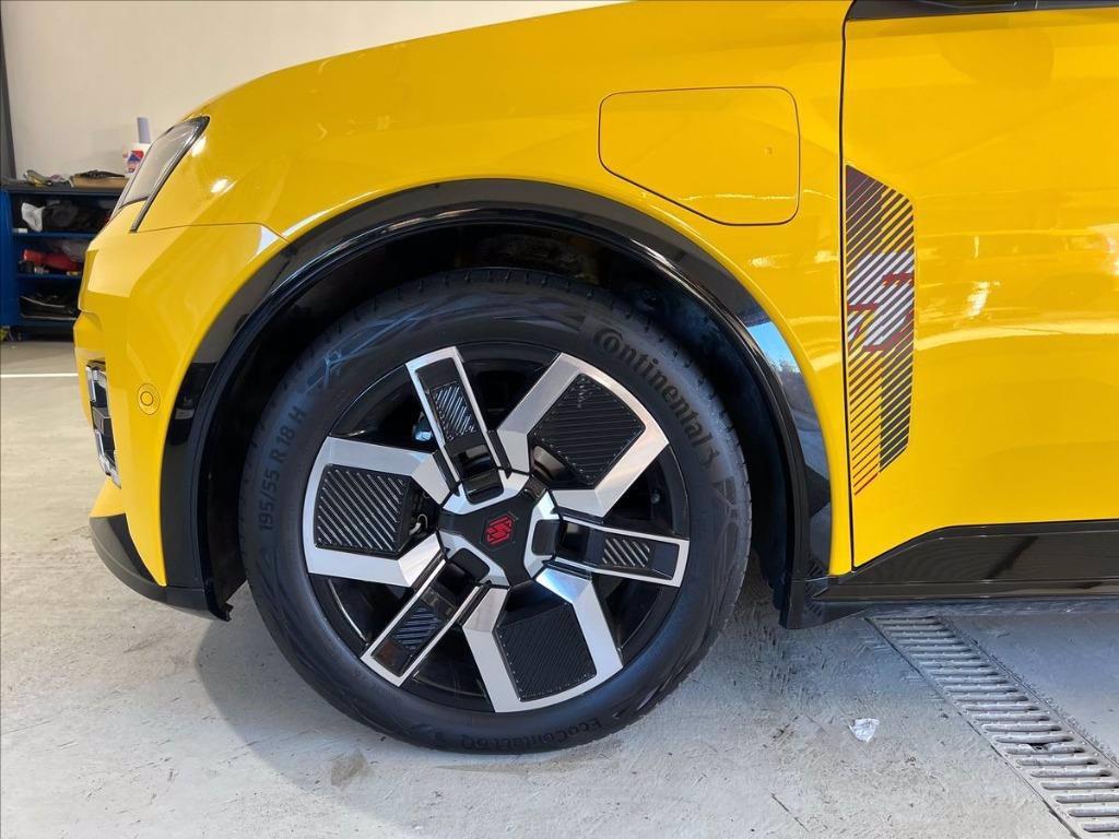 RENAULT Renault 5 E-Tech Iconic Cinq comfort range 150cv del 2024