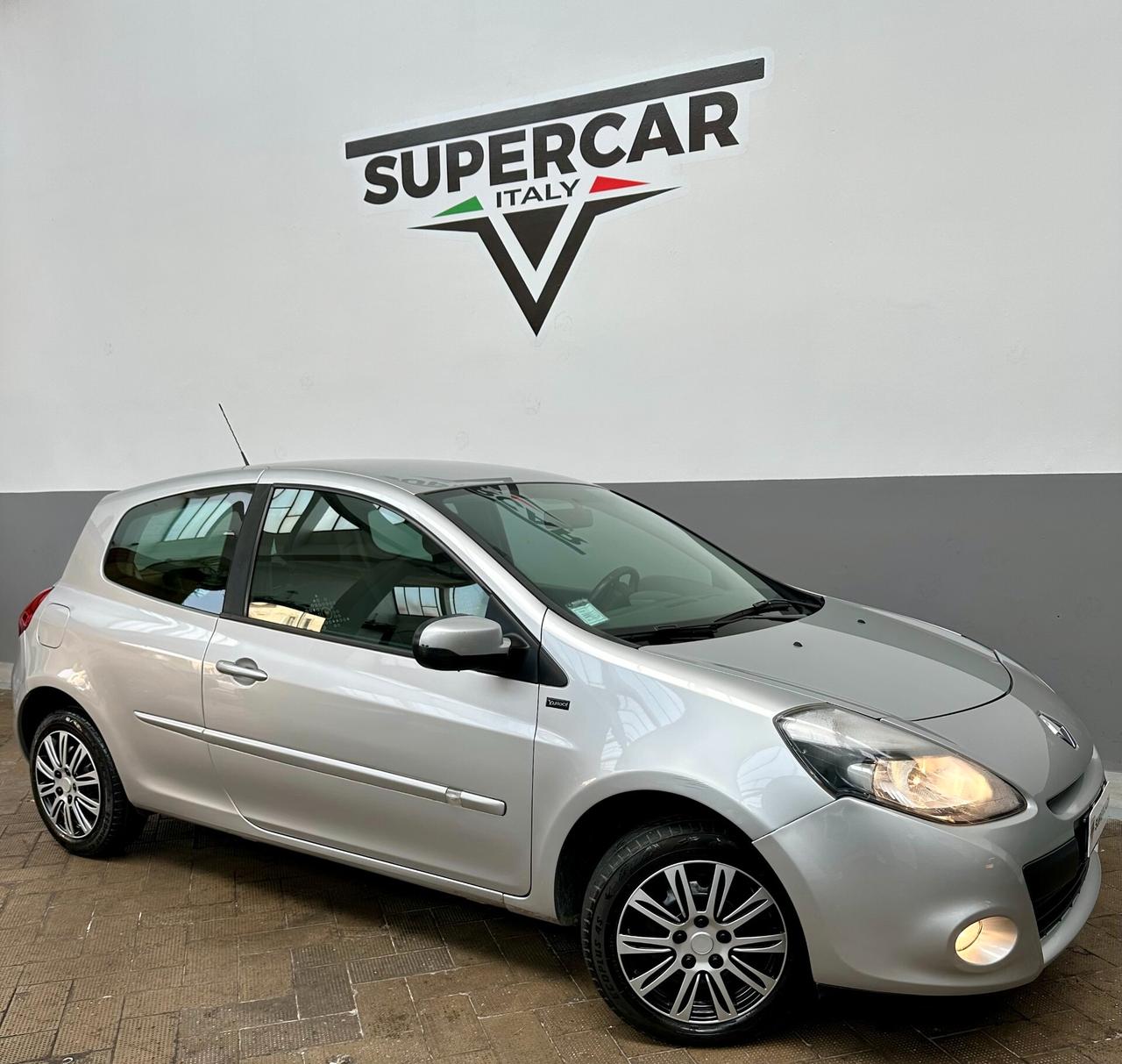 Renault Clio 1.2 Benz, Euro 5A, pari al nuovo e uni propriet