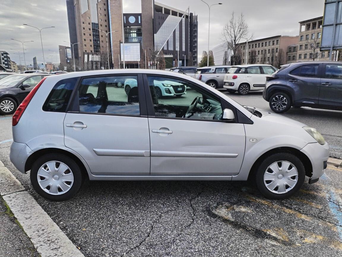 Ford Fiesta Fiesta 1.2 5p. 160000km 2007 distribuzione e tagliando fatto