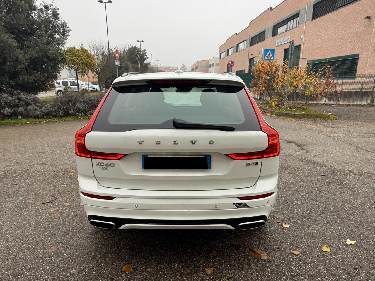 Volvo XC60 2.0 b4 R-design awd auto my20