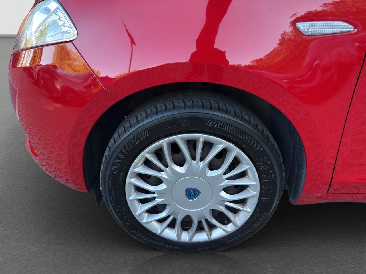 Lancia Ypsilon 1.2 69 CV 5 porte Gold