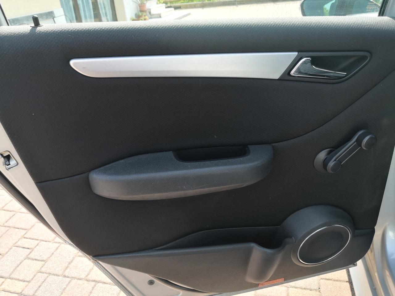 Mercedes-benz B 180 clima neopatentati