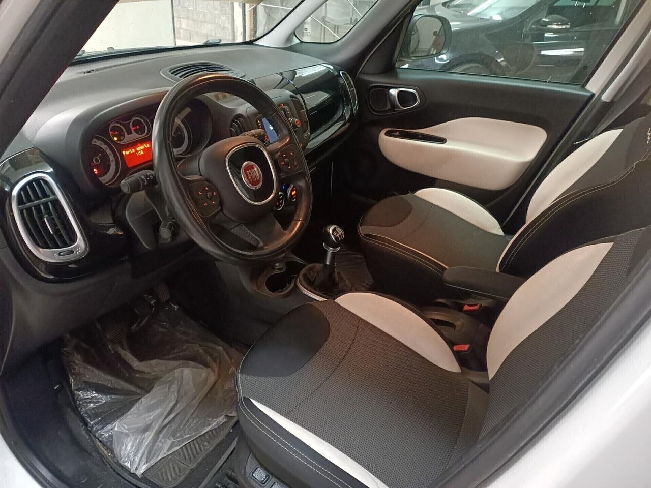 Fiat 500L 1.6 MJT 120CV Trekking navigatore grande trazione disinseribilePARI AL NUOVO 2016