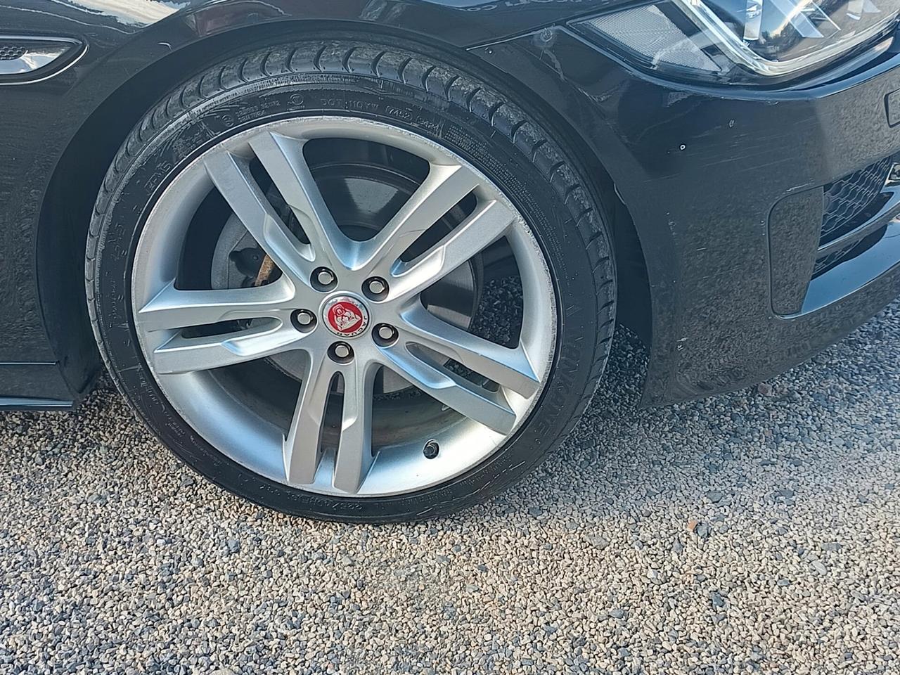 Jaguar XE 2015 - 2.0 D Turbo 180CV aut. R-Sport LB AUTOMOBILI