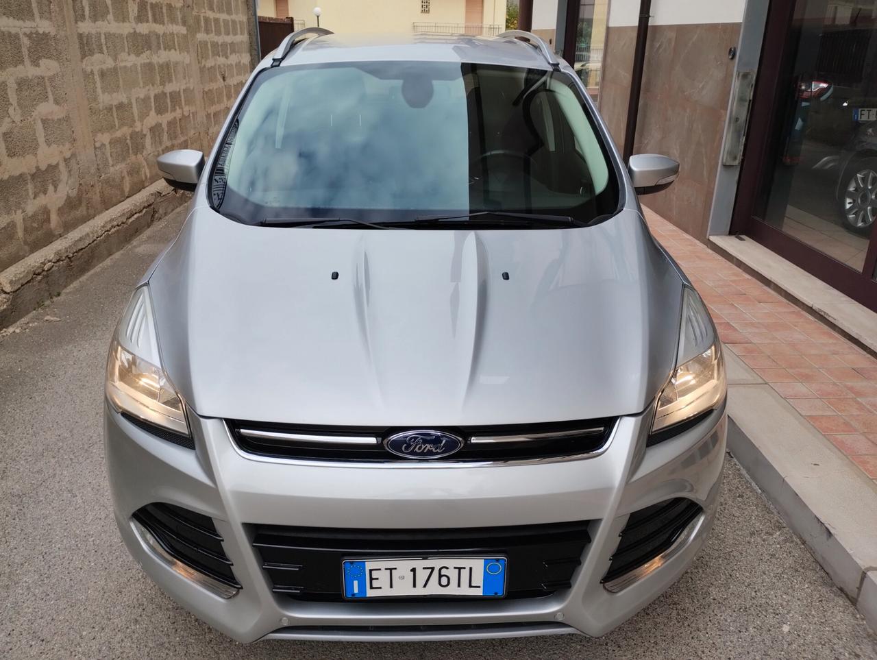 Ford Kuga 2.0 TDCI 140 CV 4WD Powershift Titanium