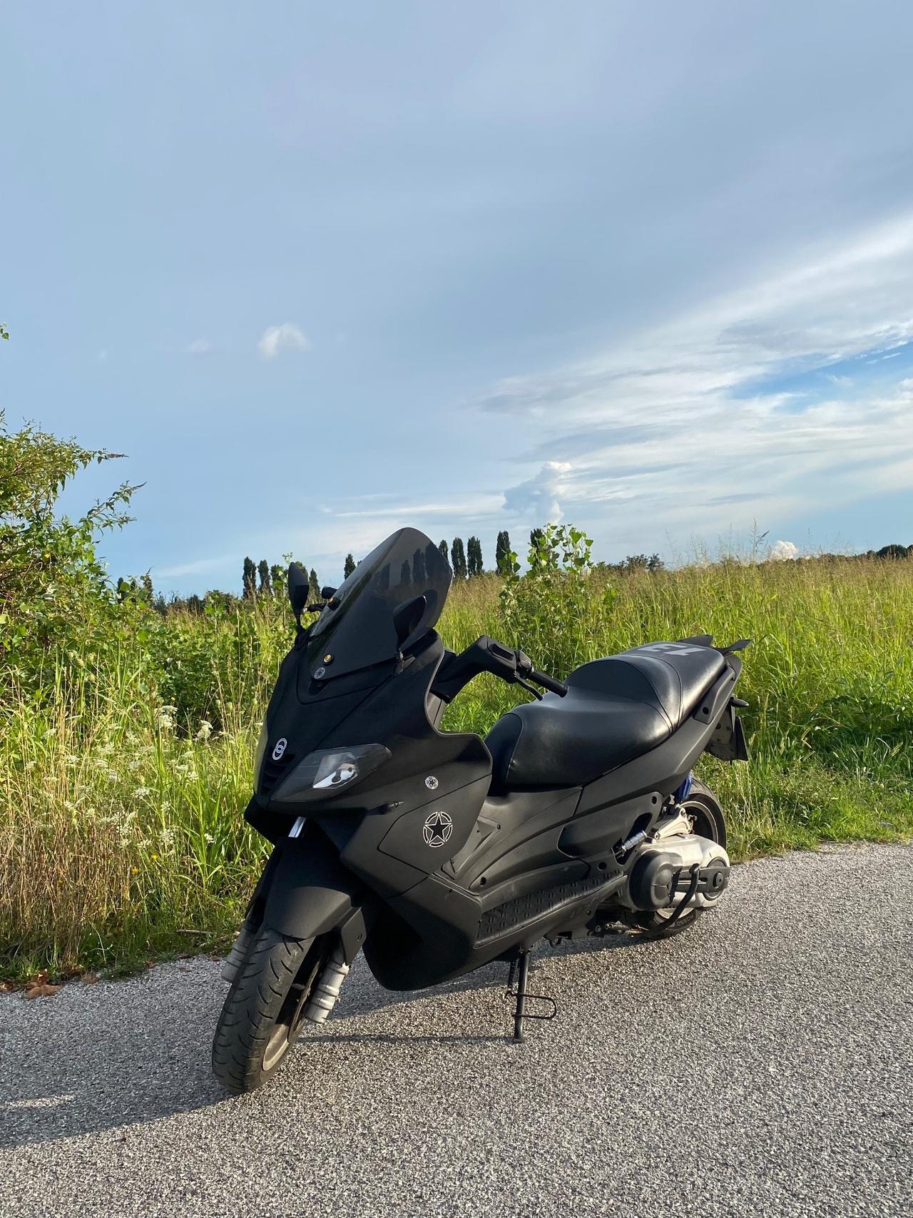 Gilera Nexus 500 Sport