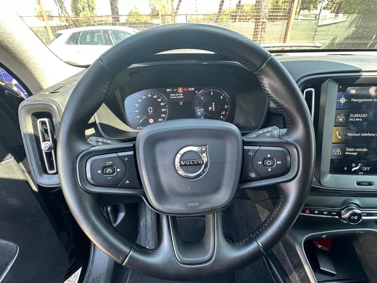 Volvo XC40 D3 AWD Geartronic Momentum kamera *promo*