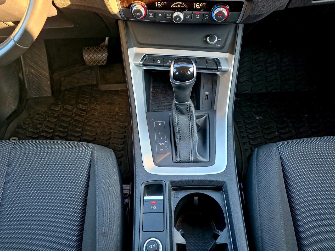 Audi Q3 35 TDI S tronic line edition 2020-E6 Automatico