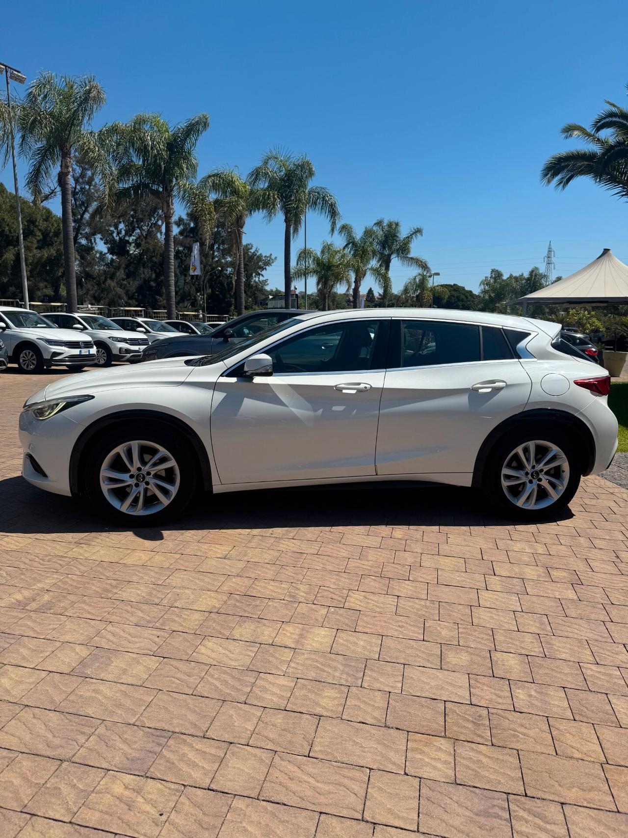 Infiniti Q30 1.5 diesel Business Executive