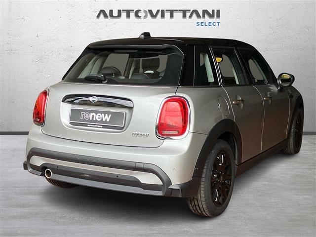 MINI Mini 5 Porte 1.5 Twin Power Turbo Cooper Essential