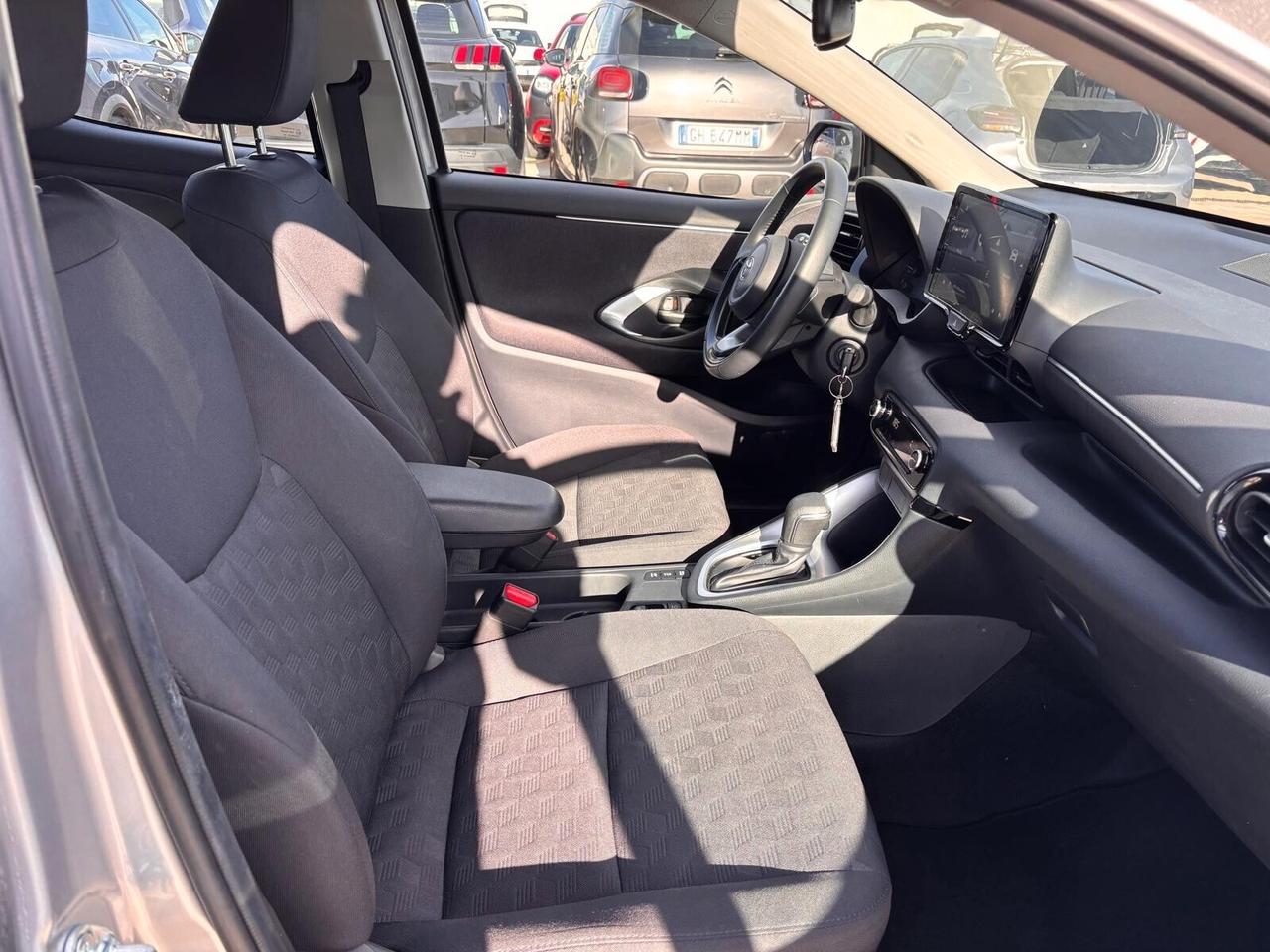 Toyota Yaris 1.5 Hybrid 5 porte Active Business Pack