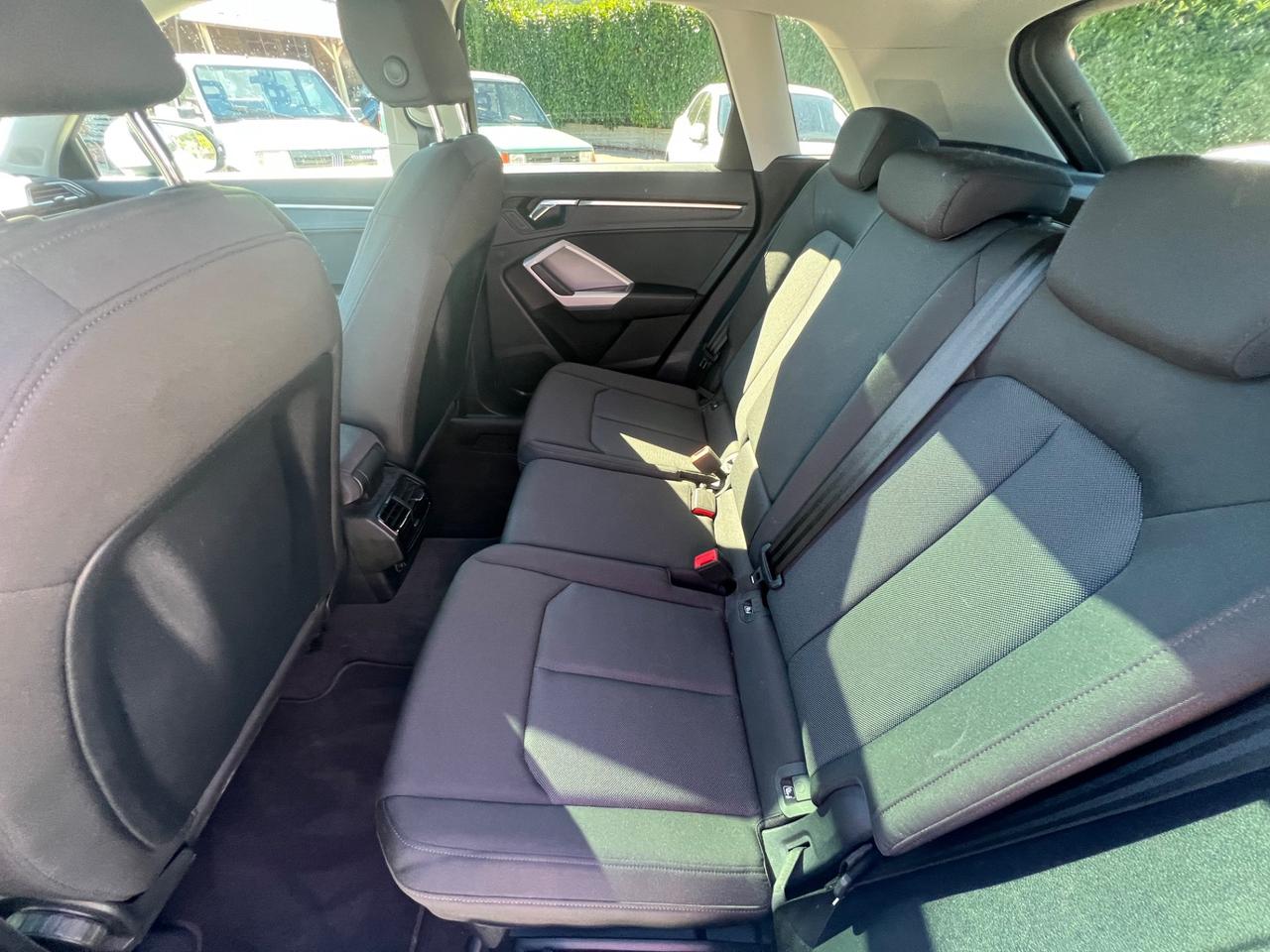 Audi Q3 35 TDI quattro S tronic Business Advanced