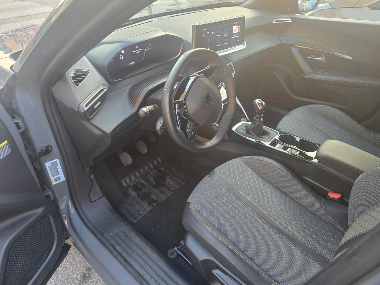 Peugeot 2008 PureTech 100 S&S Allure