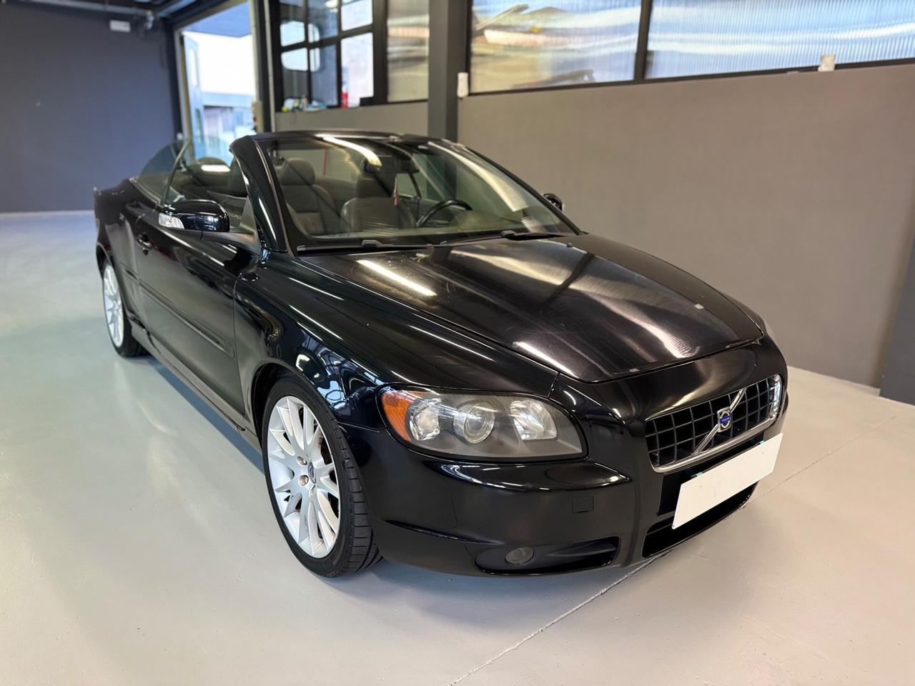 Volvo C70 2.4 D5 20V Momentum