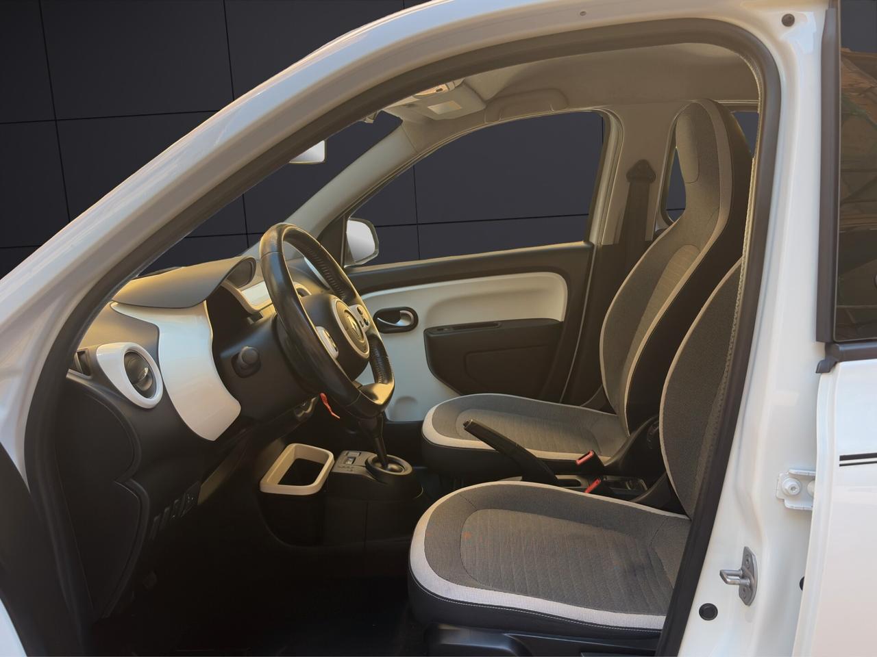 Renault Twingo 1.0 SCe EDC INTENS-NAVI/AUTOM.