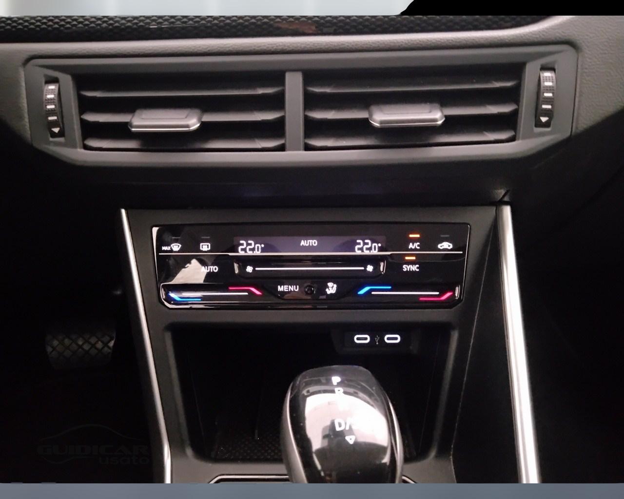 VOLKSWAGEN Polo VI 2022 - Polo 1.0 tsi Life 95cv dsg