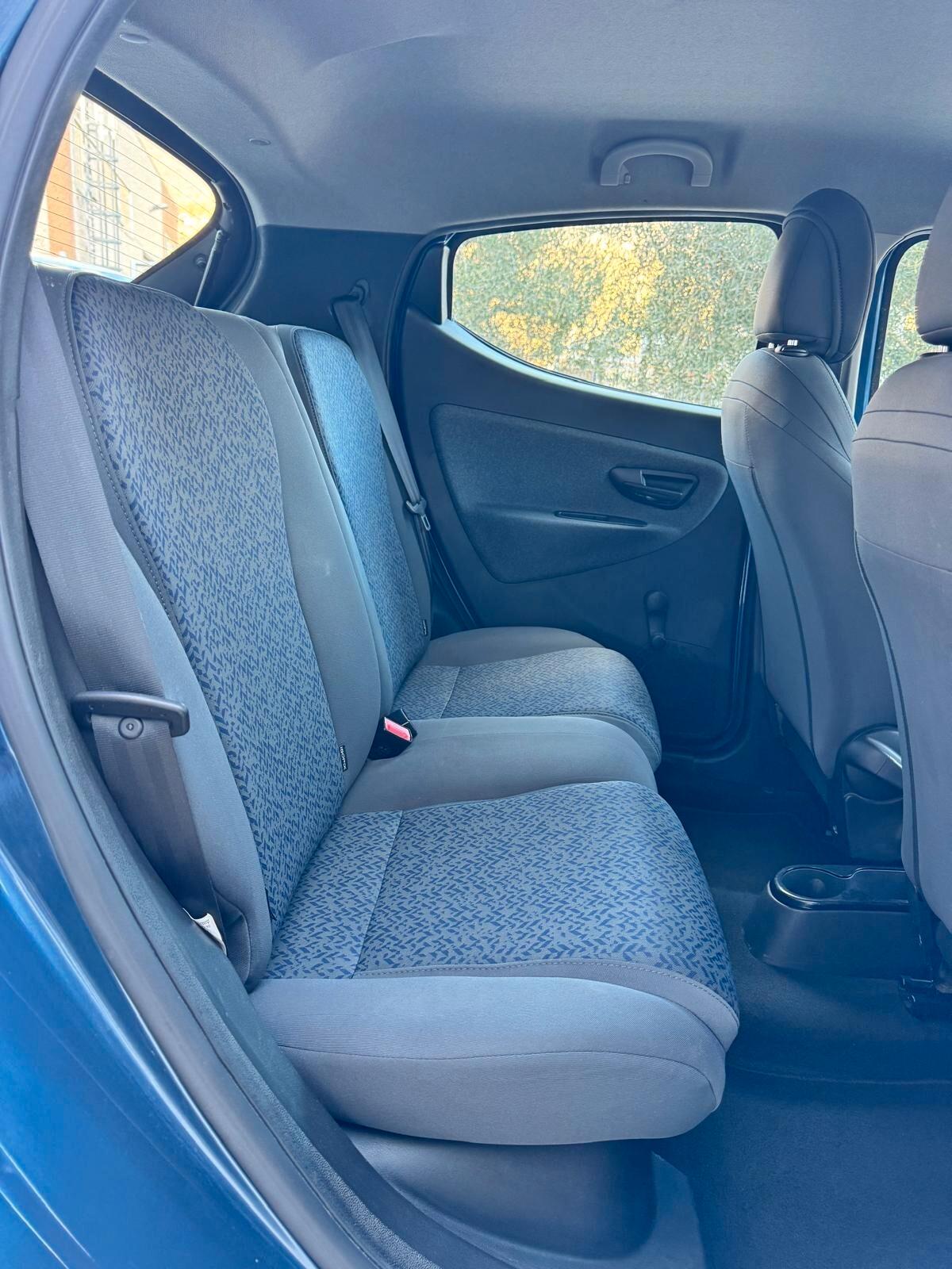 Ypsilon 1.0 FireFly 5 porte S&S Hybrid Silver