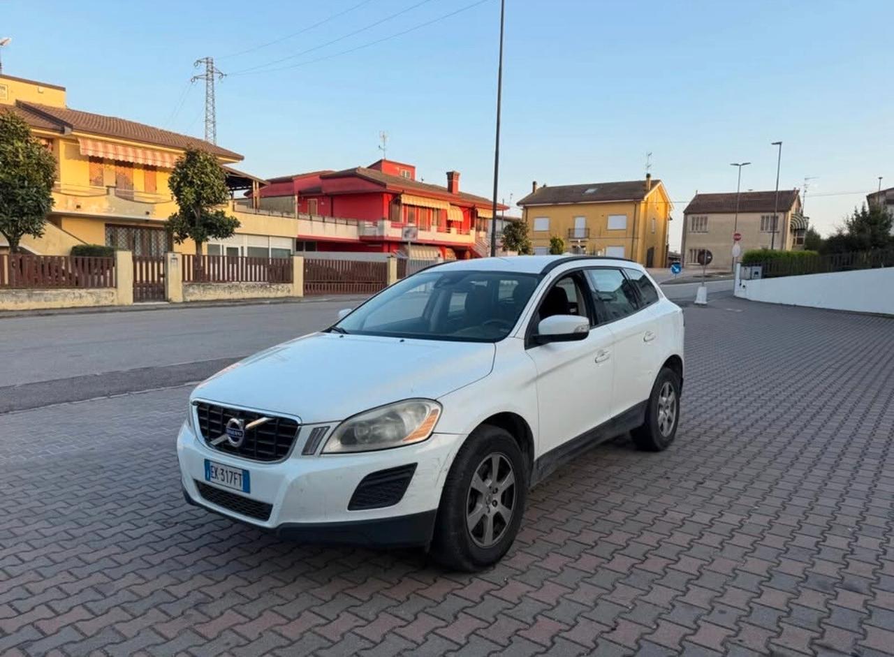 Volvo XC 60 XC60 D5 AWD Geartronic Kinetic