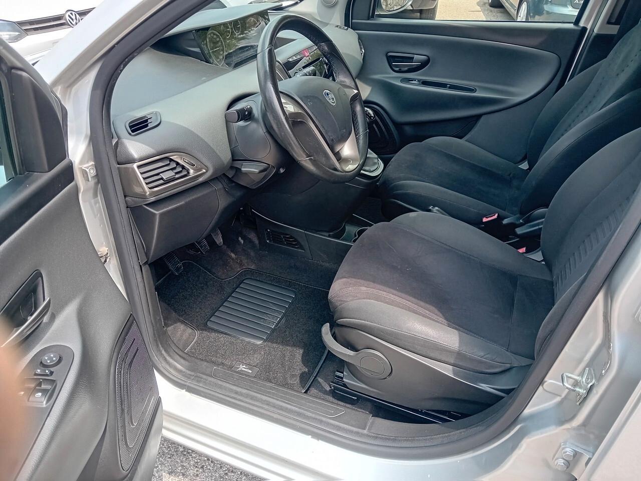 Lancia Ypsilon 1.2 69 CV 5 porte S&S Gold