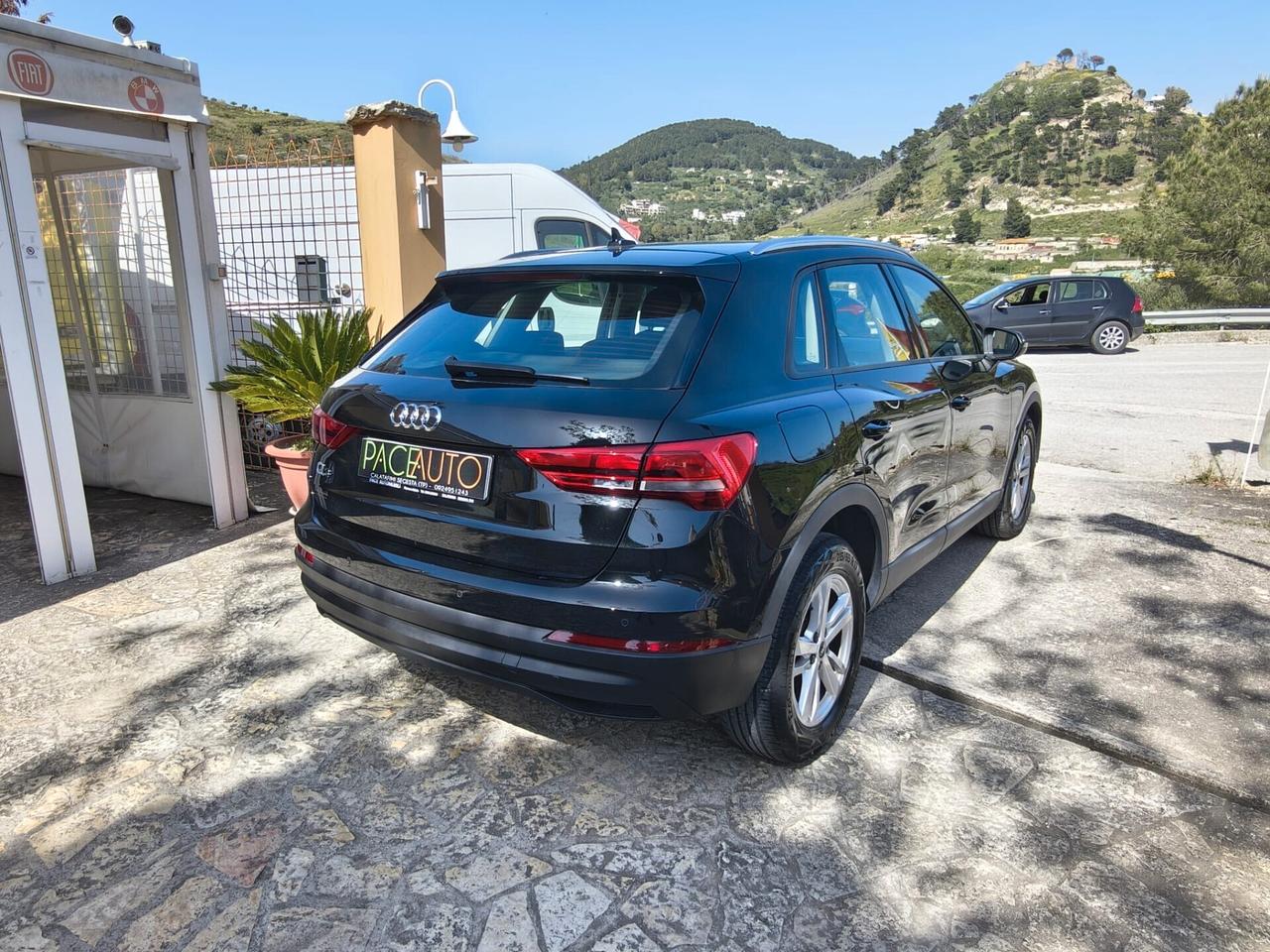 Audi Q3 35 TDI S tronic Business
