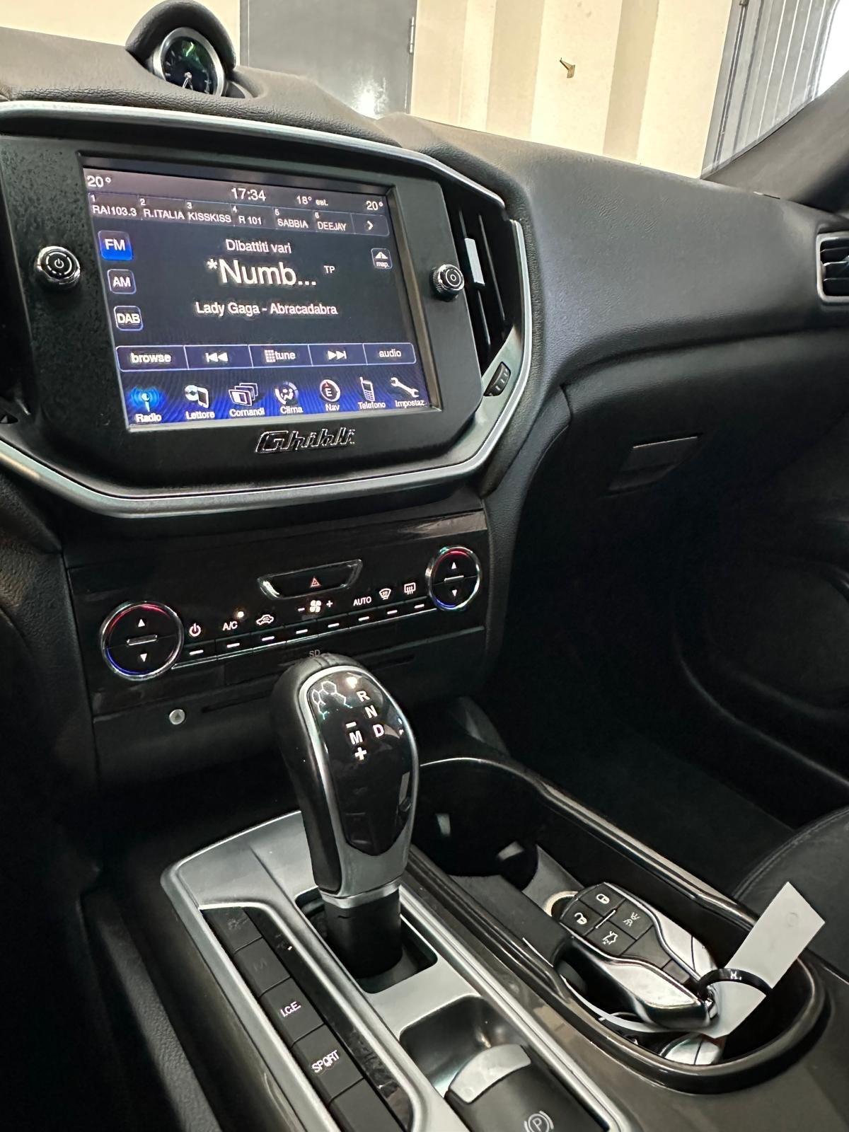 Maserati Ghibli V6 330cv