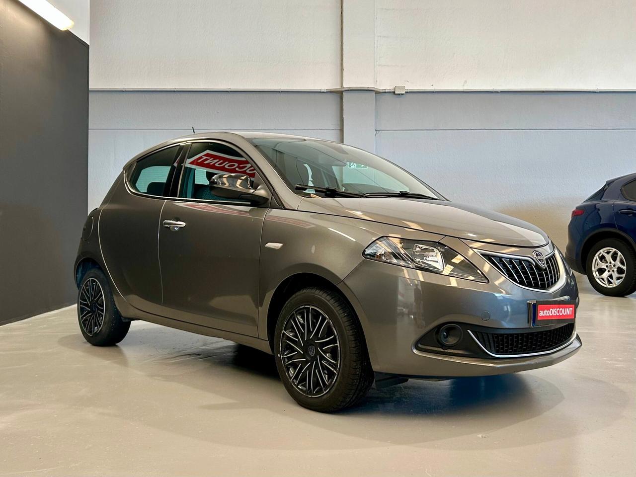 Lancia Ypsilon 1.0 FireFly 5 porte S&S Hybrid Silver *PREZZO PROMO*