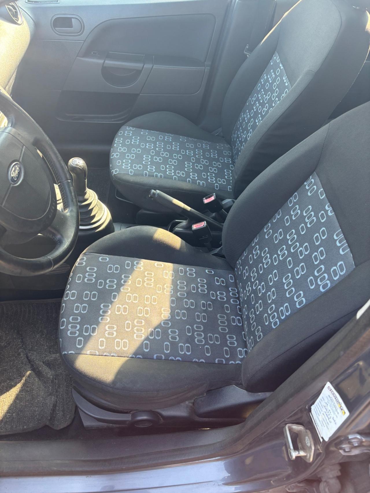 Ford Fiesta 1.2 16V 5p. Ghia