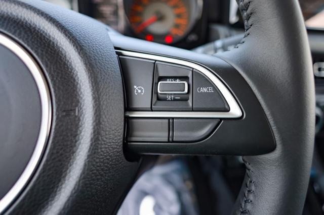 SUZUKI Jimny Nomade 1.5 GLX Autovettura 4 Posti Cambio Autom.