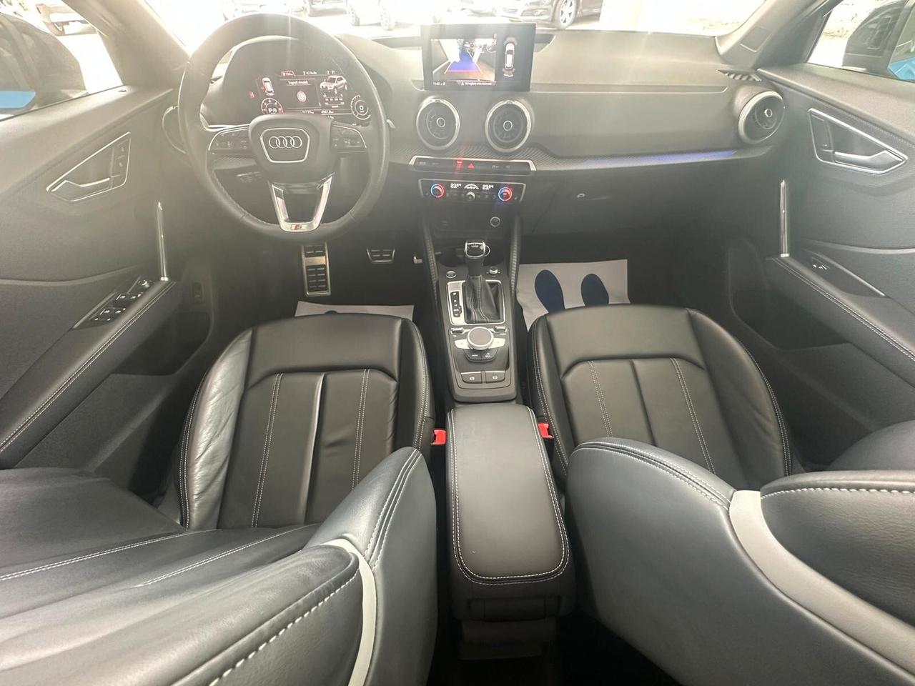 Audi Q2 35 TDI S tronic Identity Black