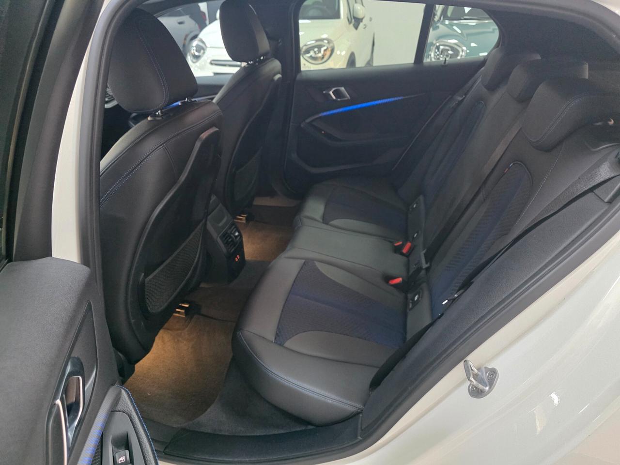 Bmw 116 116d 5p. Msport
