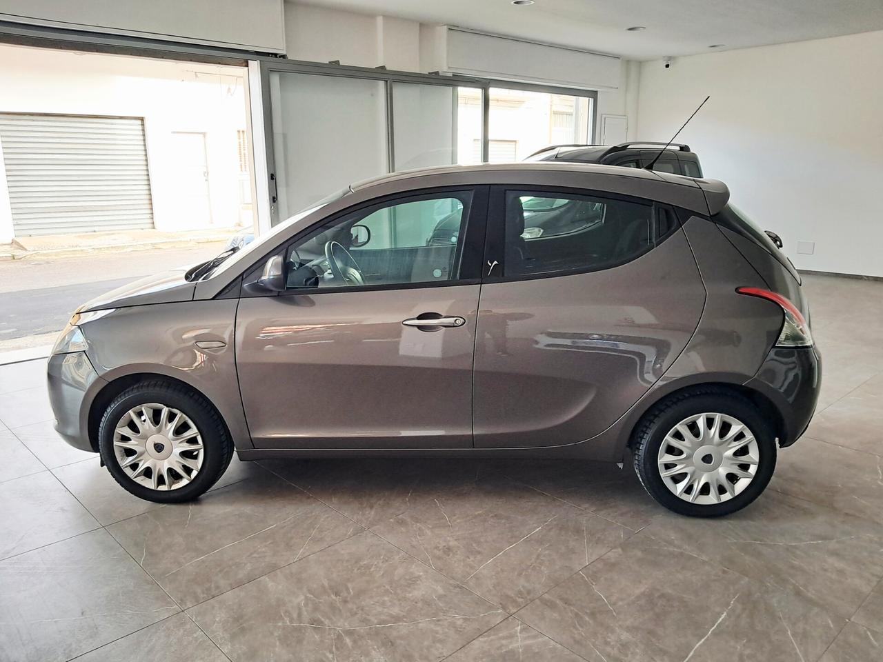Lancia Ypsilon 1.2 69 CV 5 porte