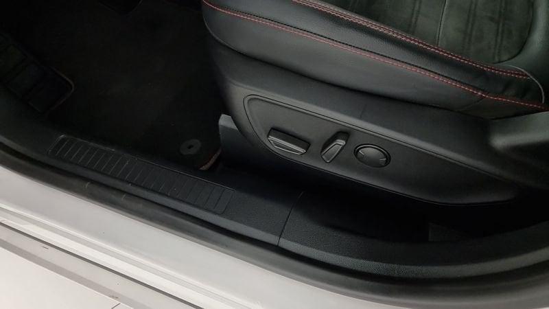 Ford Kuga 1.5 EcoBlue 120CV 2WD ST-Line Auto