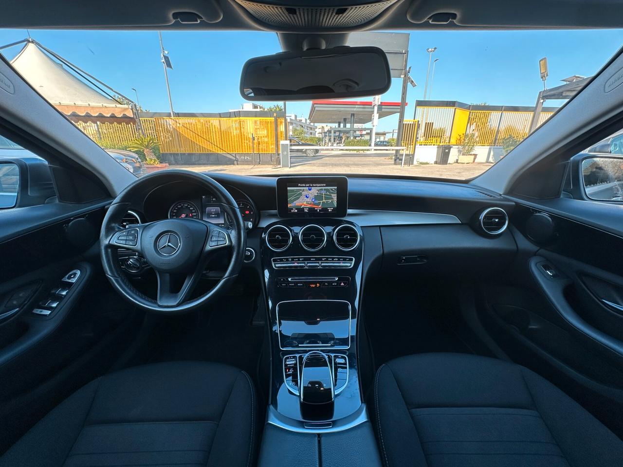 MERCEDES-BENZ C 180 d Auto Business