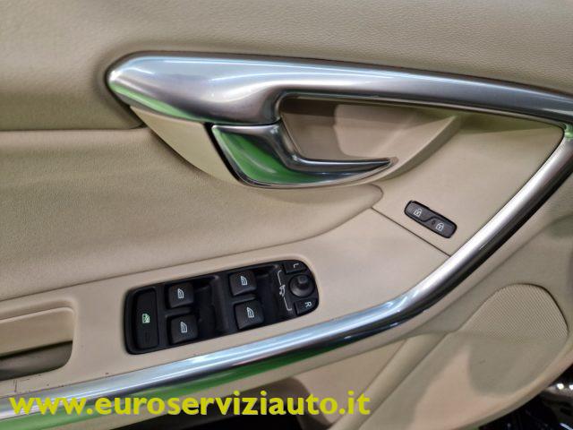 VOLVO V60 T3 Powershift Kinetic