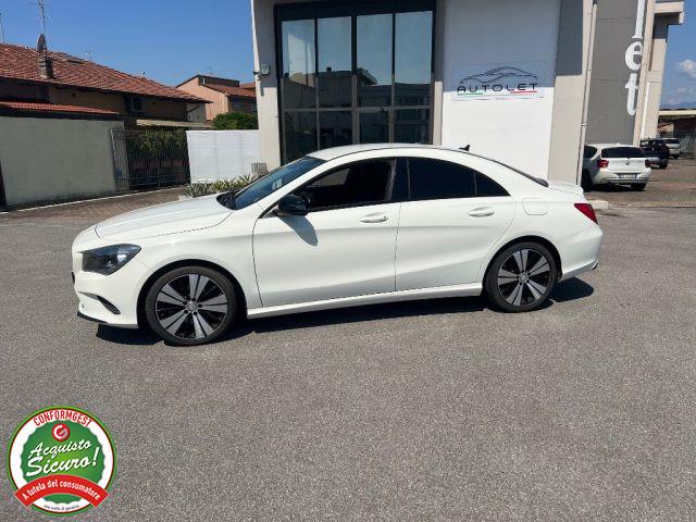 MERCEDES-BENZ CLA 200 d Automatic Sport - BERLINA -