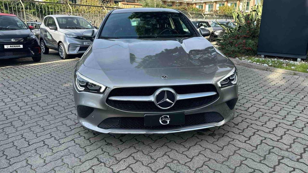 Mercedes-Benz CLA Shooting Brake 200 d Sport auto