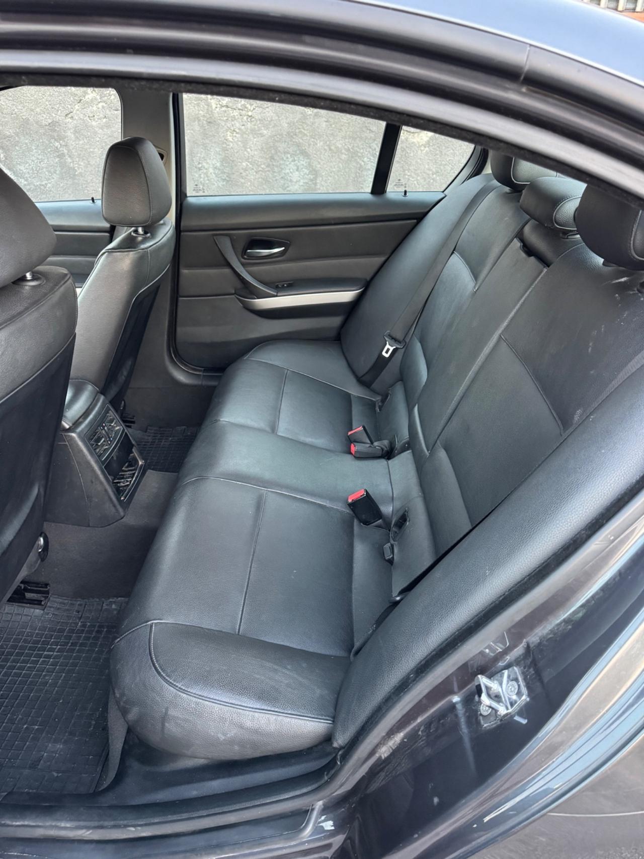 Bmw 320 D CAMBIO AUTOMATICO/INTERNI IN PELLE