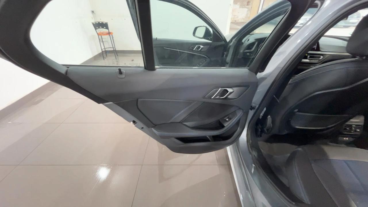 Bmw 118 118d 5p. Msport