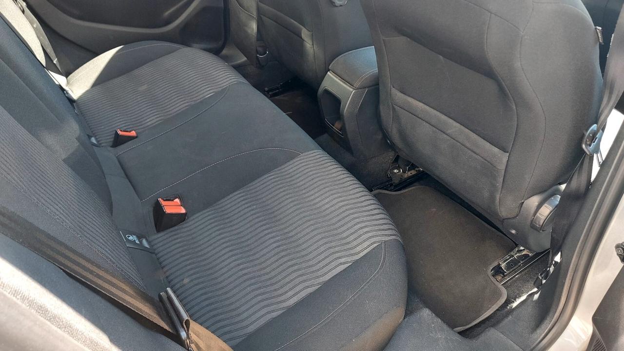 Peugeot 308 BlueHDi 100 1.6 HDI